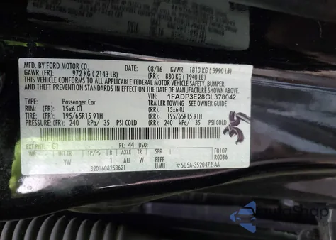 2016 Ford Focus S z USA, uszkodzony, nr VIN 1FADP3E28GL378042